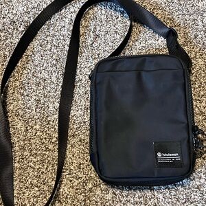 Lululemon Easy Access Crossbody